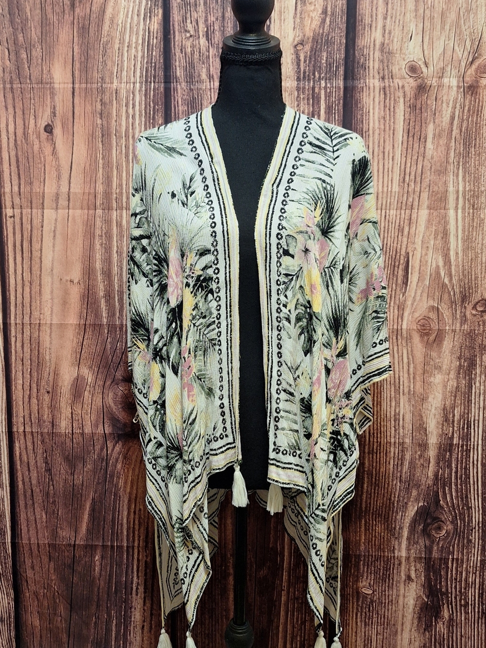 Vince Camuto Floral Palm Print Tassel Shawl One Size!